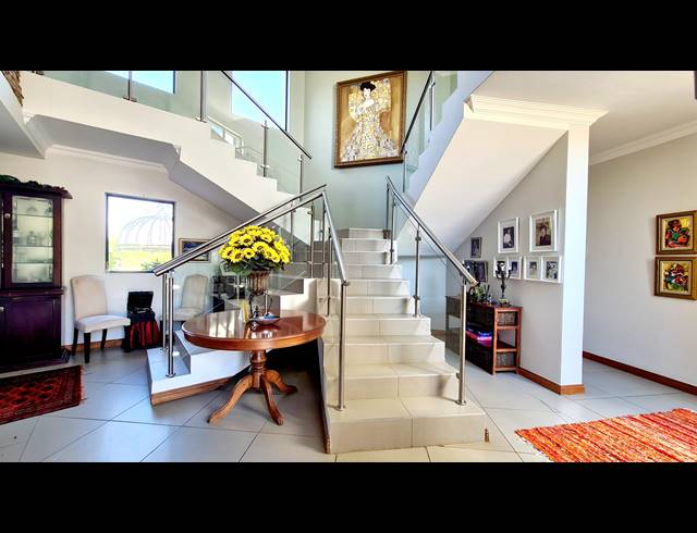 5 BEDROOM HOUSE FOR SALE IN LEEUWFONTEIN ESTATE